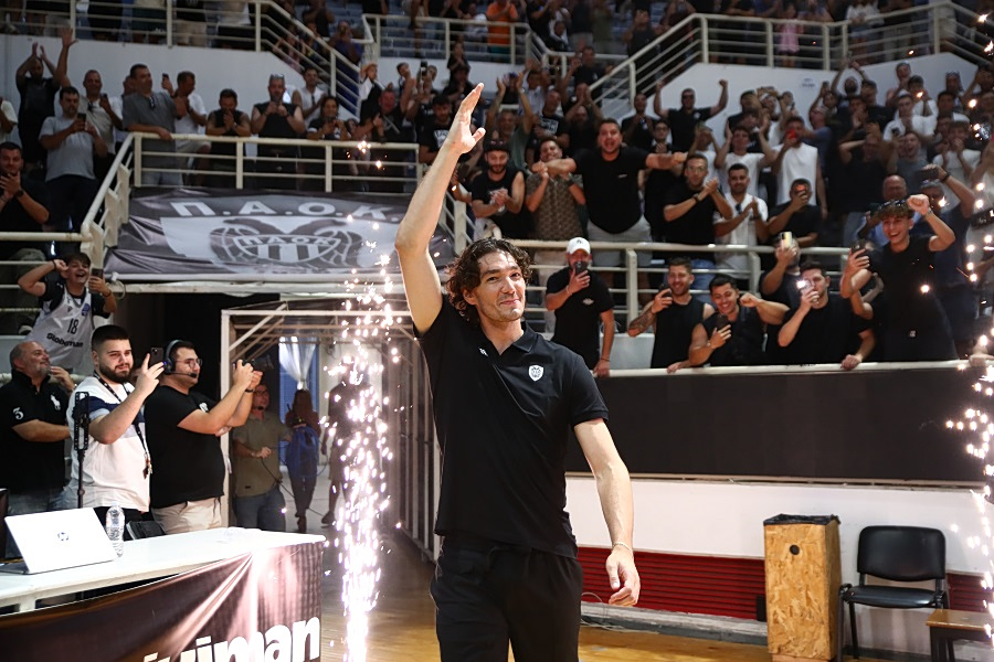 ΠΑΟΚ – Αποθέωση για Όσμαν στην Πυλαία: «Να προσπαθήσουμε να κατακτήσουμε το EuroCup και το πρωτάθλημα» (pics)