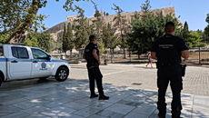 Ακρόπολη: Στον ανακριτή απολογείται σήμερα ο 60χρονος που μαχαίρωσε τουρίστες