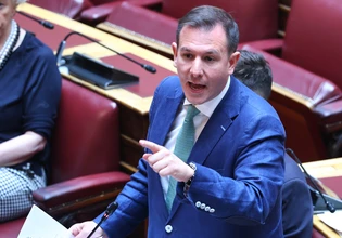 Δουδωνής σε Γεωργιάδη: «Κατάντια η στοχοποίηση της Ευρωπαϊκής Εισαγγελίας – Μη πουλάτε νομικά βιβλία, θα κάνετε κακό στην επιστήμη»