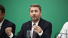 ΠΑΣΟΚ: Το «κατηγορώ» Ανδρουλάκη εναντίον της ΝΔ και τα «καρφιά» κατά Τσίπρα