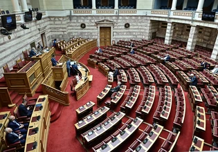 Συνταγματική Αναθεώρηση: Δείτε live τη συζήτηση στη Βουλή