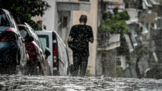 «Φθινοπωρινού τύπου» η κακοκαιρία της Παρασκευής – Από Δευτέρα πάλι ζέστη