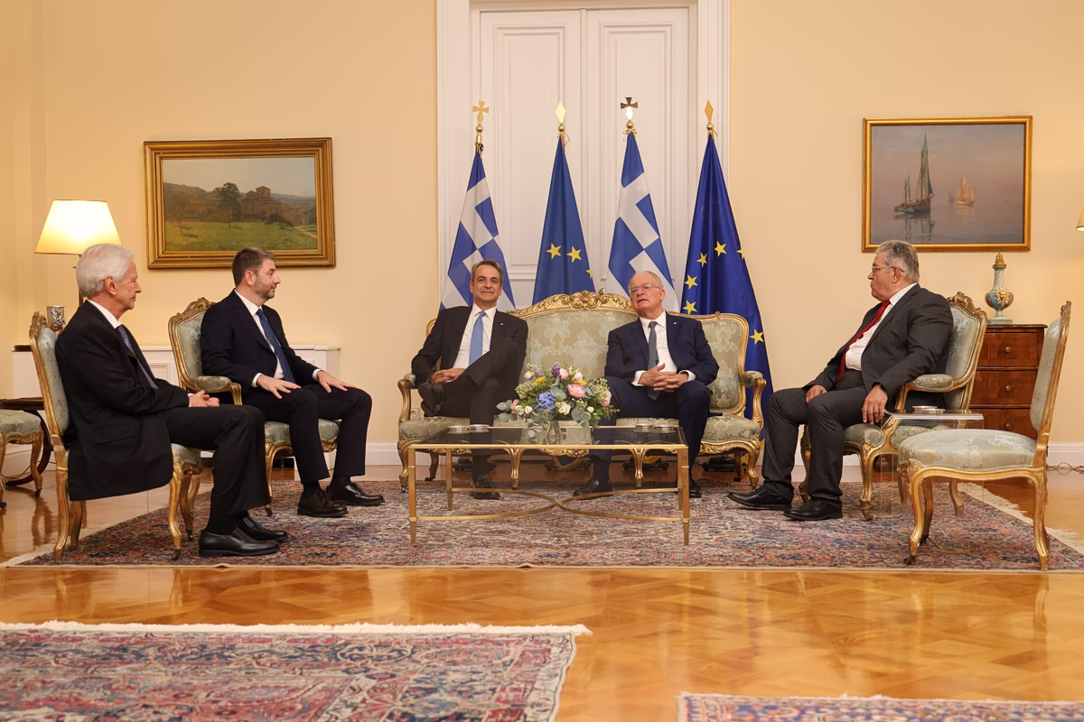 Δεξίωση για τα 52 χρόνια της Δημοκρατίας: Τα μηνύματα Τασούλα, οι παρουσίες και τα πηγαδάκια