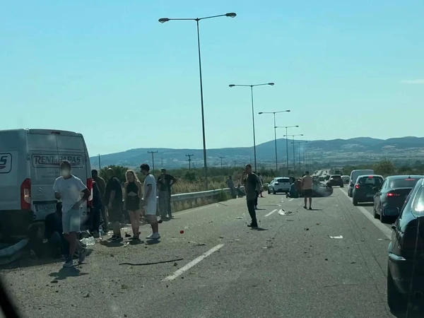 Έβρος: Σοβαρό τροχαίο με καραμπόλα οχημάτων στην Εγνατία Οδό – Βαν μετέφερε μετανάστες