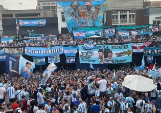 Η Ατλάντα στο… πόδι για την Αργεντινή: Χιλιάδες οπαδοί στους δρόμους πριν τον ημιτελικό με την Αγγλία (vid)