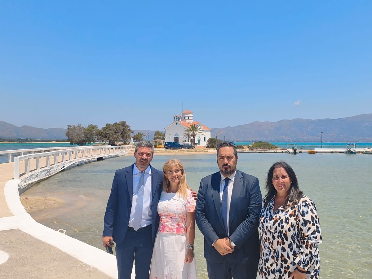 Ο Δήμος Πειραιά συμμετείχε στις εορταστικές εκδηλώσεις  του Δήμου Ελαφονήσου
