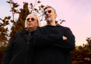 Φ hill Sessions: Γιάννης Αγγελάκας και Νίκος Βελιώτης σε ένα ιδιαίτερο live