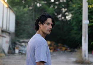«Άλεξ / Αλέξανδρος: Μια μικρή ιστορία για τη βία» με τον Πάνο Βλάχο στο ΙΜΚ