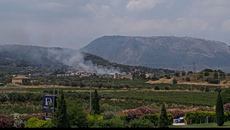 Οριοθετήθηκε η φωτιά στα Σπάτα: Είχε σταλεί μήνυμα από το 112