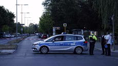 Θρίλερ στο Βερολίνο: Ένοπλος κρατά όμηρο σε σούπερ μάρκετ – Άγνωστα τα κίνητρα του δράστη