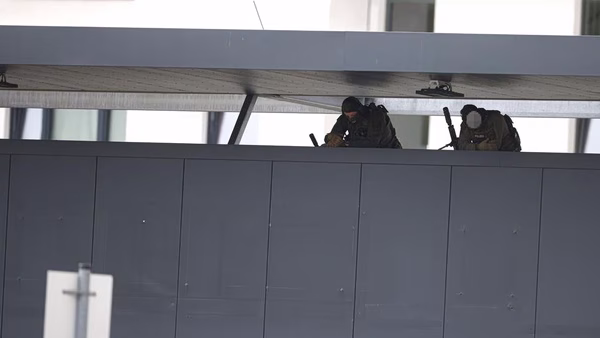 Βερολίνο: Έληξε η ομηρία σε σούπερ μάρκετ μετά από 11 ώρες