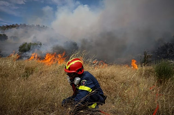 Υψηλός κίνδυνος πυρκαγιάς σε 20 περιοχές της χώρας