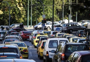 Κίνηση στους δρόμους: Ουρές χιλιομέτρων στον Κηφισό – Προβλήματα και στην Αττική Οδό