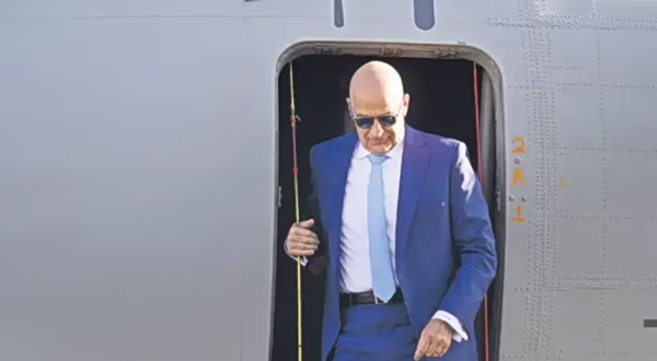 Ο Δένδιας, η δεξίωση του Γκιουλέρ στην Άγκυρα και η έννοια του «κόμπλεξ»