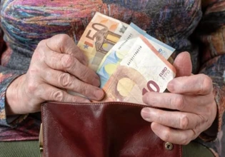 Συντάξεις χηρείας: Πάνε ταμείο τέλη Αυγούστου