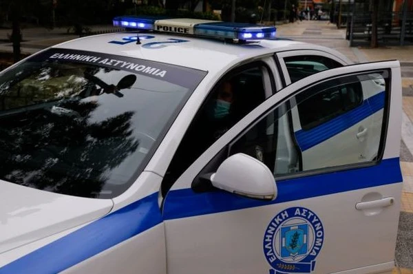 Ακρόπολη: Άνδρας τραυμάτισε δύο Ελληνοαμερικανούς τουρίστες με μαχαίρι
