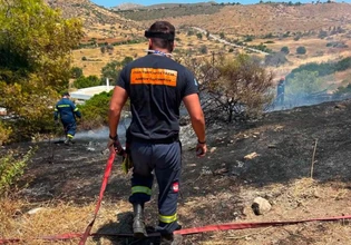 Οριοθετήθηκε η φωτιά στην Ανάβυσσο