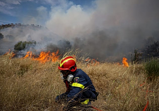 Φωτιά στην Επίδαυρο – Σηκώθηκαν τέσσερα εναέρια
