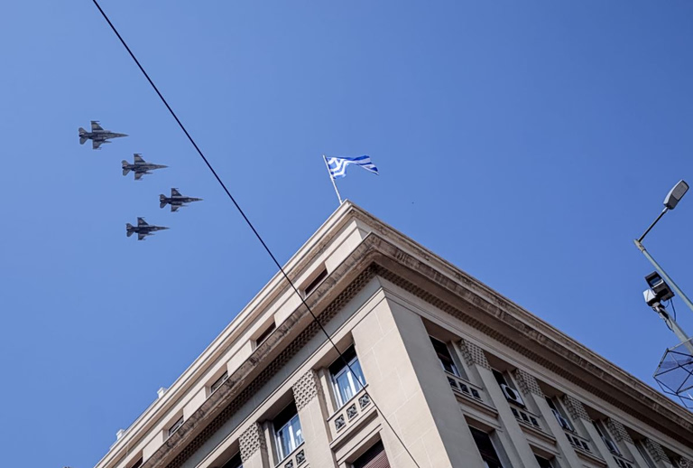 Γιατί θα πετάξουν αεροσκάφη πάνω από την Αττική το απόγευμα της Πέμπτης