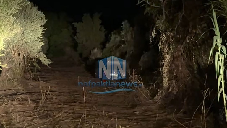 Καταδίωξη στο Αντίρριο: Οδηγός εμβόλισε περιπολικό, εγκατέλειψε το αυτοκίνητο και εξαφανίστηκε
