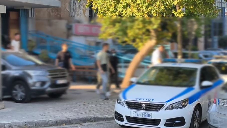 Πετράλωνα: Στα δικαστήρια της Ευελπίδων οι 5 συλληφθέντες για την κατάρρευση της πολυκατοικίας