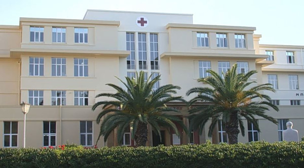 Χαλάνδρι: 17χρονος έπεσε από μπαλκόνι ξενοδοχείου – Νοσηλεύεται με πολλαπλά τραύματα