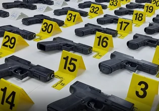 Θράκη: Δύο Τούρκοι συνελήφθησαν με 50 πιστόλια μέσα σε φορτηγό – Θα εφοδίαζαν εγκληματικές ομάδες