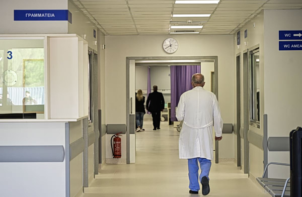 Χαλάνδρι: Εγκεφαλικά νεκρός ο 17χρονος που έπεσε από το μπαλκόνι