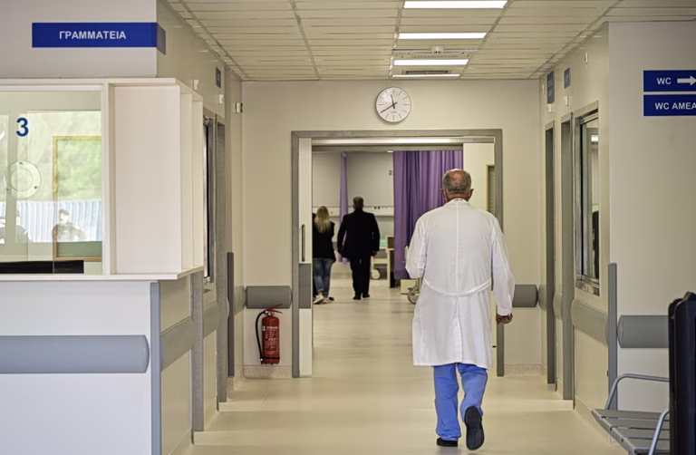 Χαλάνδρι: Εγκεφαλικά νεκρός ο 17χρονος που έπεσε από το μπαλκόνι