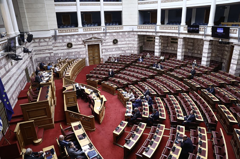 Ακρότητες Καραγκούνη στη Βουλή: «Όταν λέτε οι βουλευτές της ΝΔ είναι δολοφόνοι, οπλίζετε το χέρι των δολοφόνων»