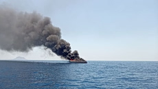 Φωτιά σε ταχύπλοο ανοιχτά της Βουλιαγμένης