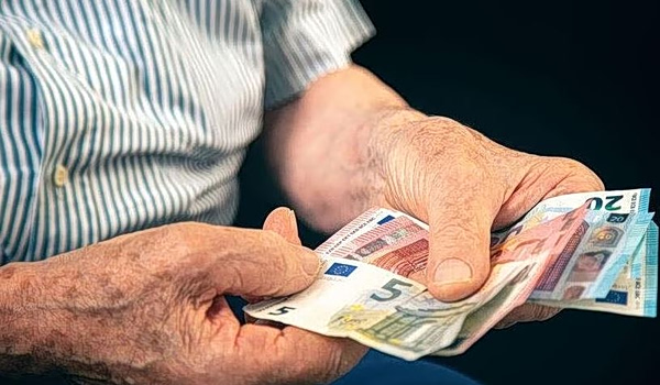 Μαζική η φυγή προς τη σύνταξη – Υπολογίζεται ότι θα ξεπεράσουν τις 110.000 οι αιτήσεις το πρώτο 6μηνο του 2026
