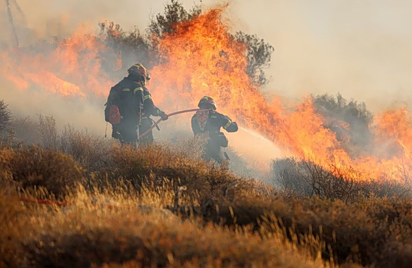 Πολύ υψηλός κίνδυνος πυρκαγιάς την Τρίτη σε 6 περιφέρειες