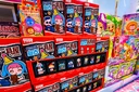 Blind boxes: Είναι τα «κουτιά-έκπληξη» αθώα παιχνίδια ή μήπως είναι τζόγος για παιδιά