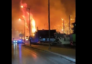 Θεσσαλονίκη: Υπό έλεγχο τέθηκε φωτιά στο πρώην στρατόπεδο Καρατάσιου – Διερευνώνται τα αίτια