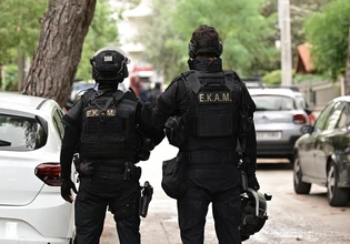 Συμπαράσταση σε τρομοκράτες