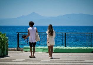 Καιρός: Αίθριος με 37άρια την Κυριακή – Βορειάδες έως 6 μποφόρ στο Αιγαίο