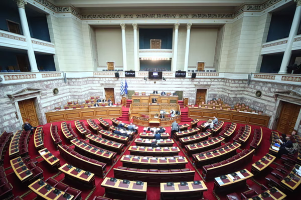 Ο χρόνος των εκλογών ως «όπλο»: Ποιοι κερδίζουν και ποιοι χάνουν στην πρόωρη κάλπη ή στο τέλος της 4ετίας