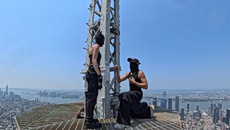 Empire State Building: Ζευγάρι από ντοκιμαντέρ του Netflix αρραβωνιάζεται στην κορυφή του ουρανοξύστη