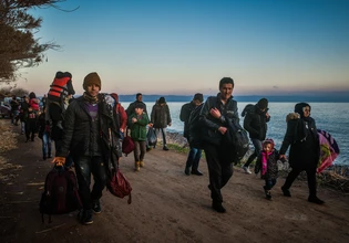 Μόνο δικηγόροι ενταγμένοι σε ειδικό μητρώο θα καθοδηγούν νομικά αιτούντες άσυλο – Τι προβλέπει η νέα ΚΥΑ