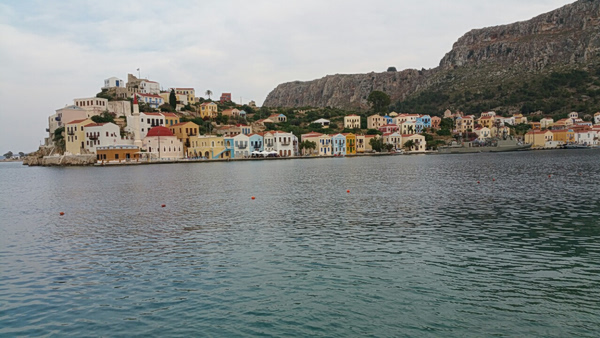 Τι απαντά o δήμος Μεγίστης για τις χειροπέδες στον αγροτικό γιατρό του Καστελόριζου