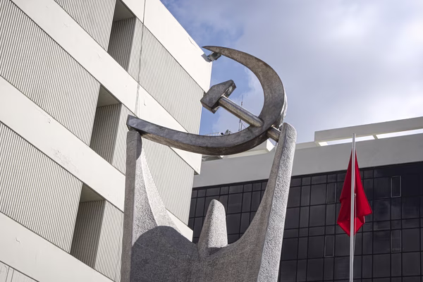 Το ΚΚΕ καταδικάζει τις εμπρηστικές επιθέσεις κατά στελεχών της ΝΔ στη Θεσσαλονίκη –