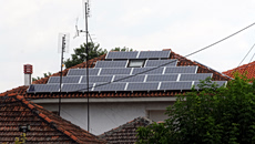 Για πρώτη φορά πράσινο φως για «φωτοβολταϊκά στο μπαλκόνι»