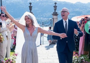 To supermodel Πoλίνα Πορίζκοβα στα 61 της – Έσπασε την παράδοση του νυφικού στον γάμο της με τον Τζεφ Γκόλντσταϊν