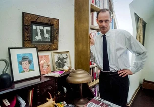 Ο Τζον Γουότερς απεχθάνεται το καλό γούστο, τον Ρόμπερτ Κένεντι Τζούνιορ και (πλέον) τα ναρκωτικά