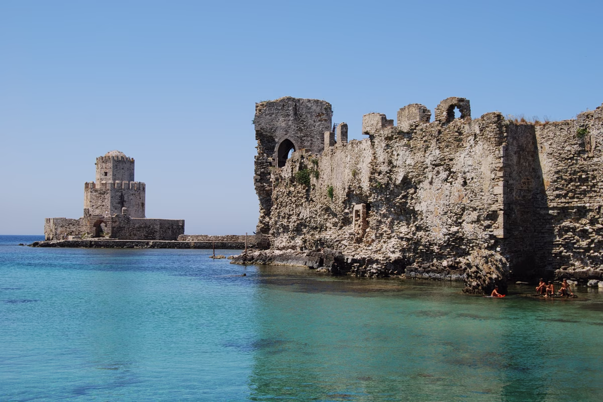 Η τάση είναι Πελοπόννησος – Ο Guardian ακολουθεί τα βήματα του Νόλαν στα γυρίσματα της «Οδύσσειας»