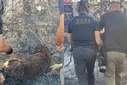Ωραιόκαστρο: Αστυνομικοί έσωσαν δύο σκυλιά από το σπίτι της οικογενειακής τραγωδίας στη Λητή