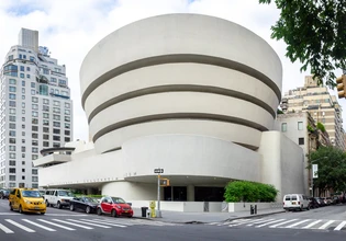Μουσείο Guggenheim στη Νέα Υόρκη – Ένα από τα 31 κτίρια θετικά στη Νόσο των Λεγεωνάριων