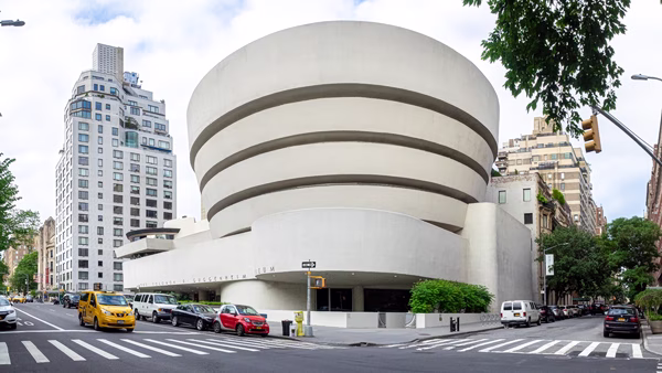 Μουσείο Guggenheim στη Νέα Υόρκη – Ένα από τα 31 κτίρια θετικά στη Νόσο των Λεγεωνάριων