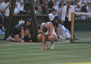 Wimbledon: Η Νόσκοβα είναι η νέα «βασίλισσα» της διοργάνωσης (vids+pics)